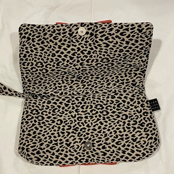 1154 LILL Studio Clutch - Picture 10 of 11